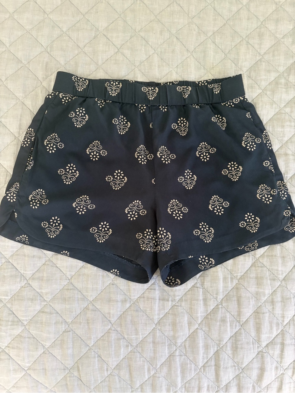 Madewell Floral/Block print Navy pull on shorts - size Small